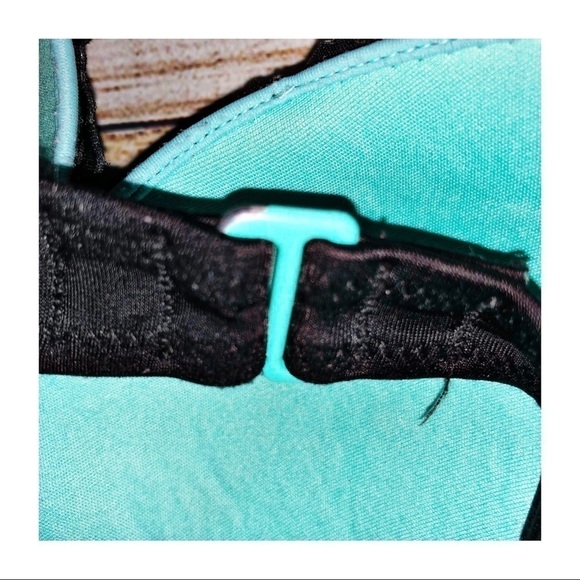 SHADE & SHORE Black and Blue Laser Cut Out Bikini Top Size 34B - Picture 4 of 7